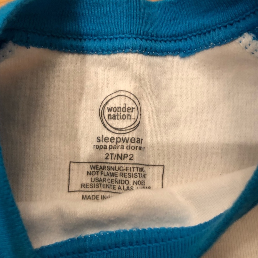 Pajamas - 2T - Picture 3 of 4